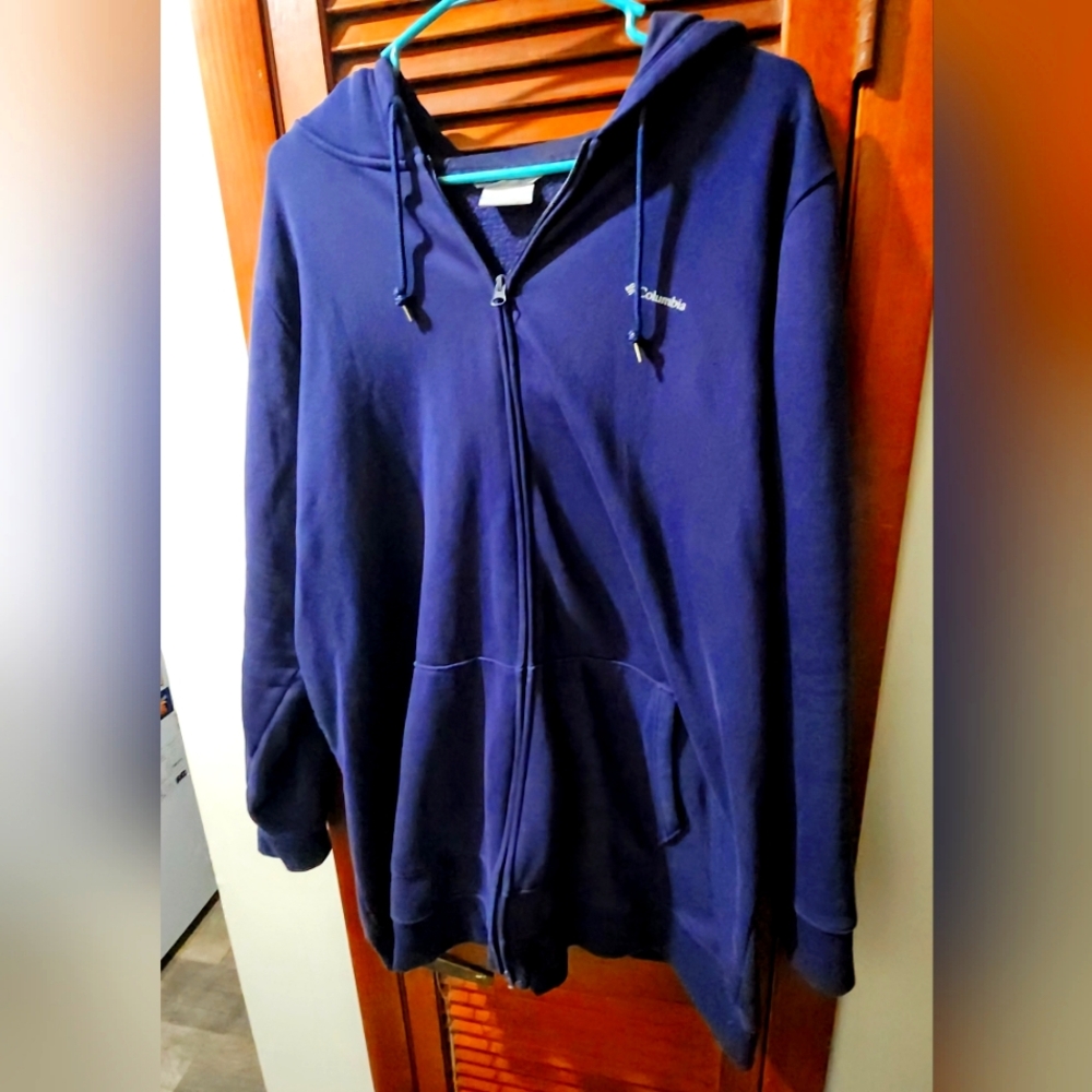 Columbia Ladies Full-zip Hoodie.